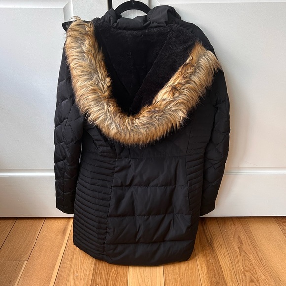 Jones New York Black Puffer Jacket with Faux Fur Trim - Picture 4 of 6